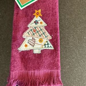 NWT DHC Festive Eggplant Color Christmas Tree Fingertip Towel